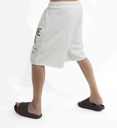 Oversized Italian Short With Drawing in The Front .