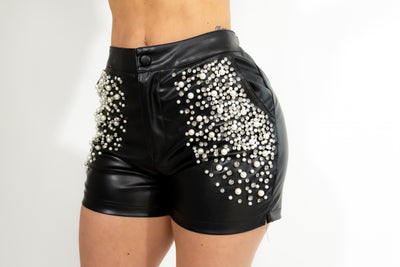 Pearls fashion short